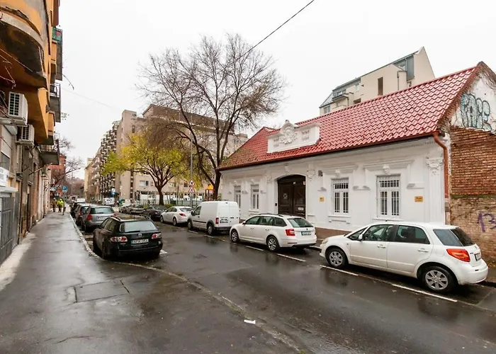 Cute Central Studio With Ac