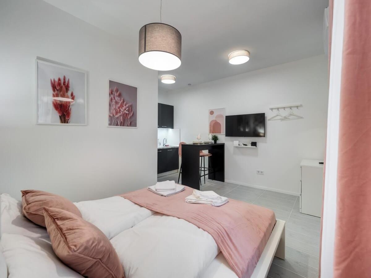 Cute With Ac Apartman